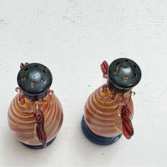 Gorgeous Vintage Hand Blown Art Glass Cranberry Swirl  Salt & Pepper Shakers - Picture 6 of 12